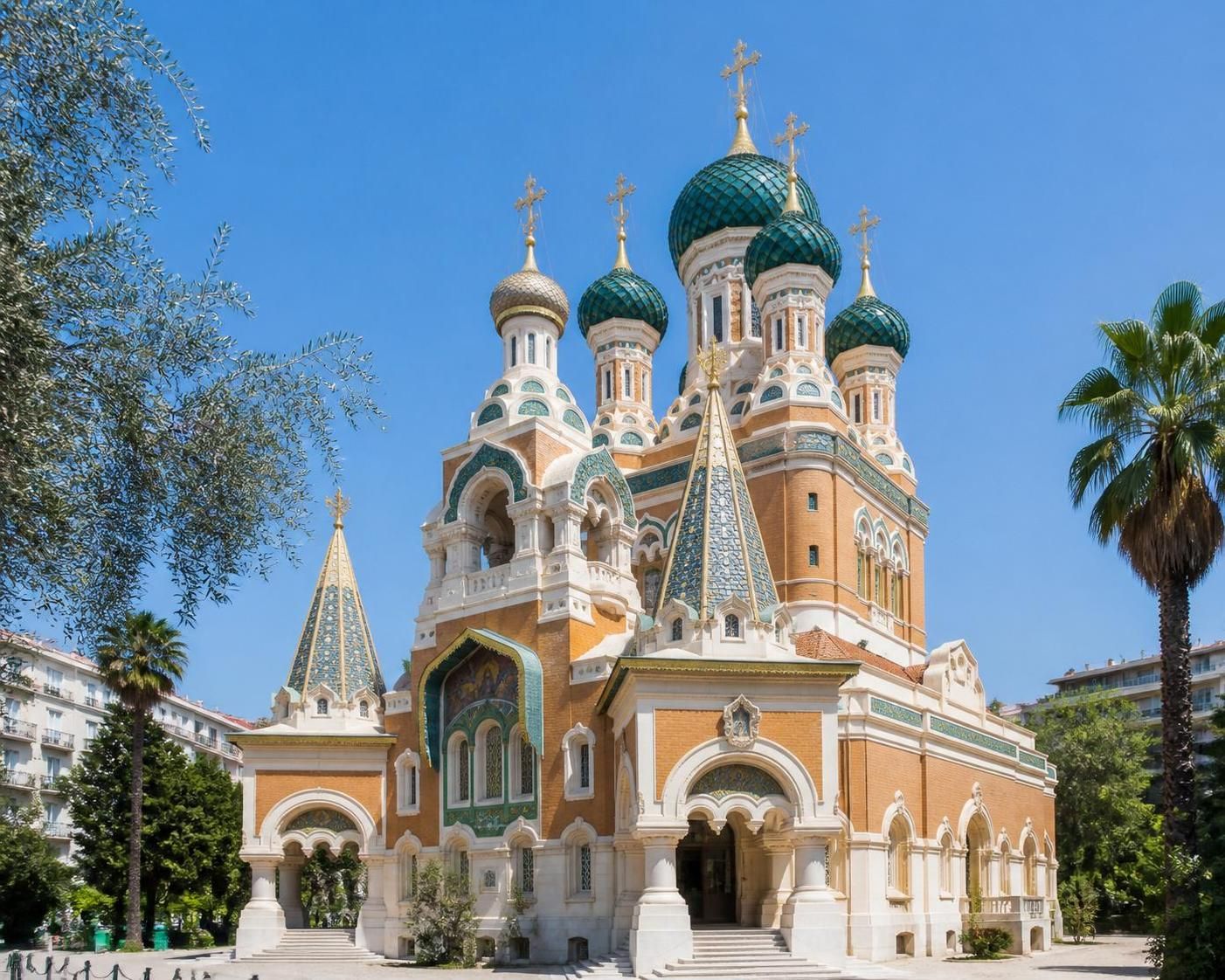 découvrez la церковь святых николая и александры, un joyau méconnu du patrimoine orthodoxe, riche en histoire et en architecture unique.