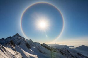 découvrez ce qu'est un halo, ce phénomène lumineux naturel fascinant, et comprenez les conditions météorologiques qui le rendent visible dans le ciel.