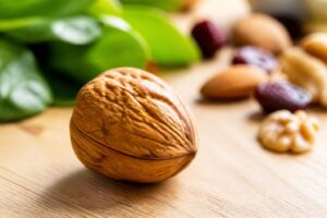 découvrez les bienfaits énergétiques de la noix et apprenez à l'intégrer avec modération dans votre alimentation pour profiter de ses calories positives.