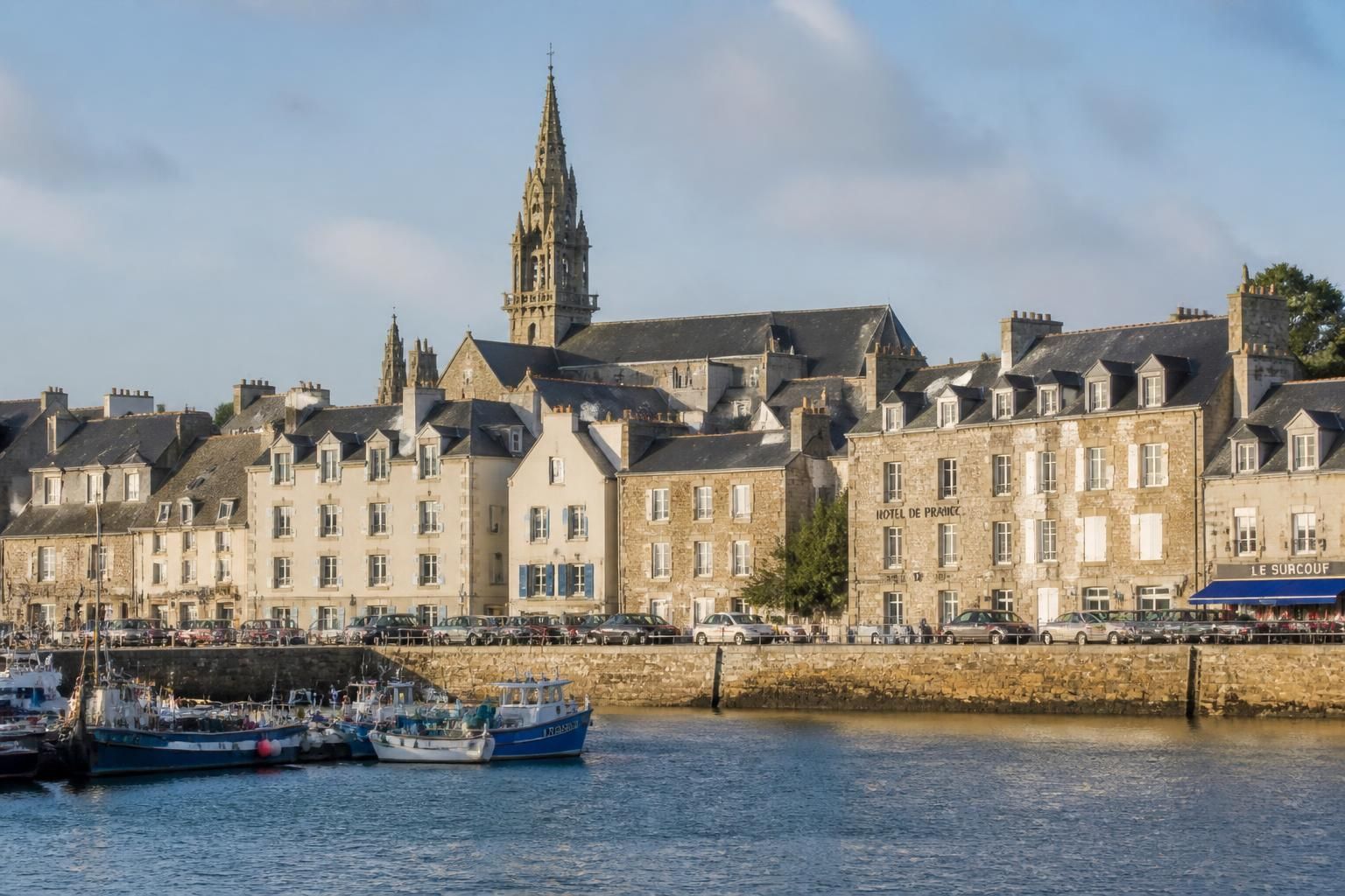 découvrez roscoff, une escapade nature alliant mer, patrimoine historique et jardins exotiques pour une expérience unique en bretagne.